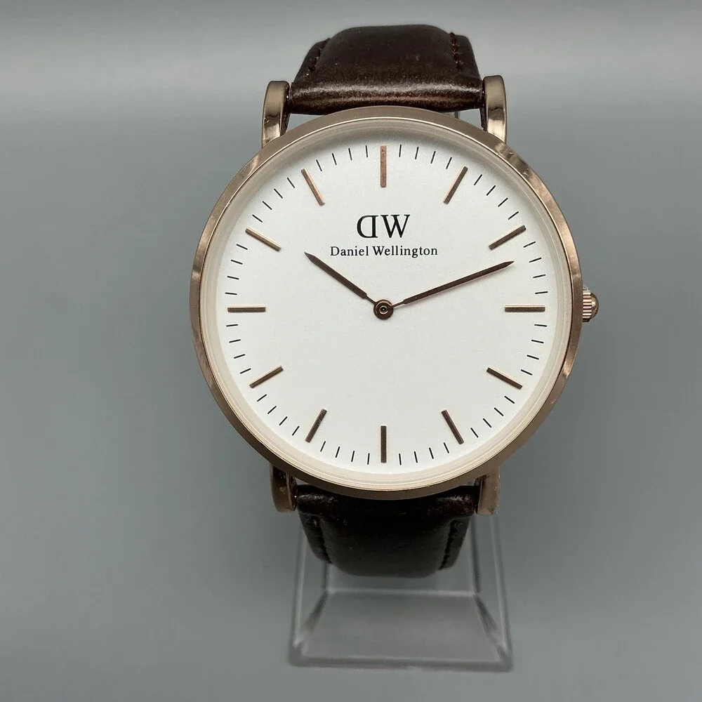 Daniel Wellington Classic Mens Watch 40mm Rose Gold Tone Leather New Battery